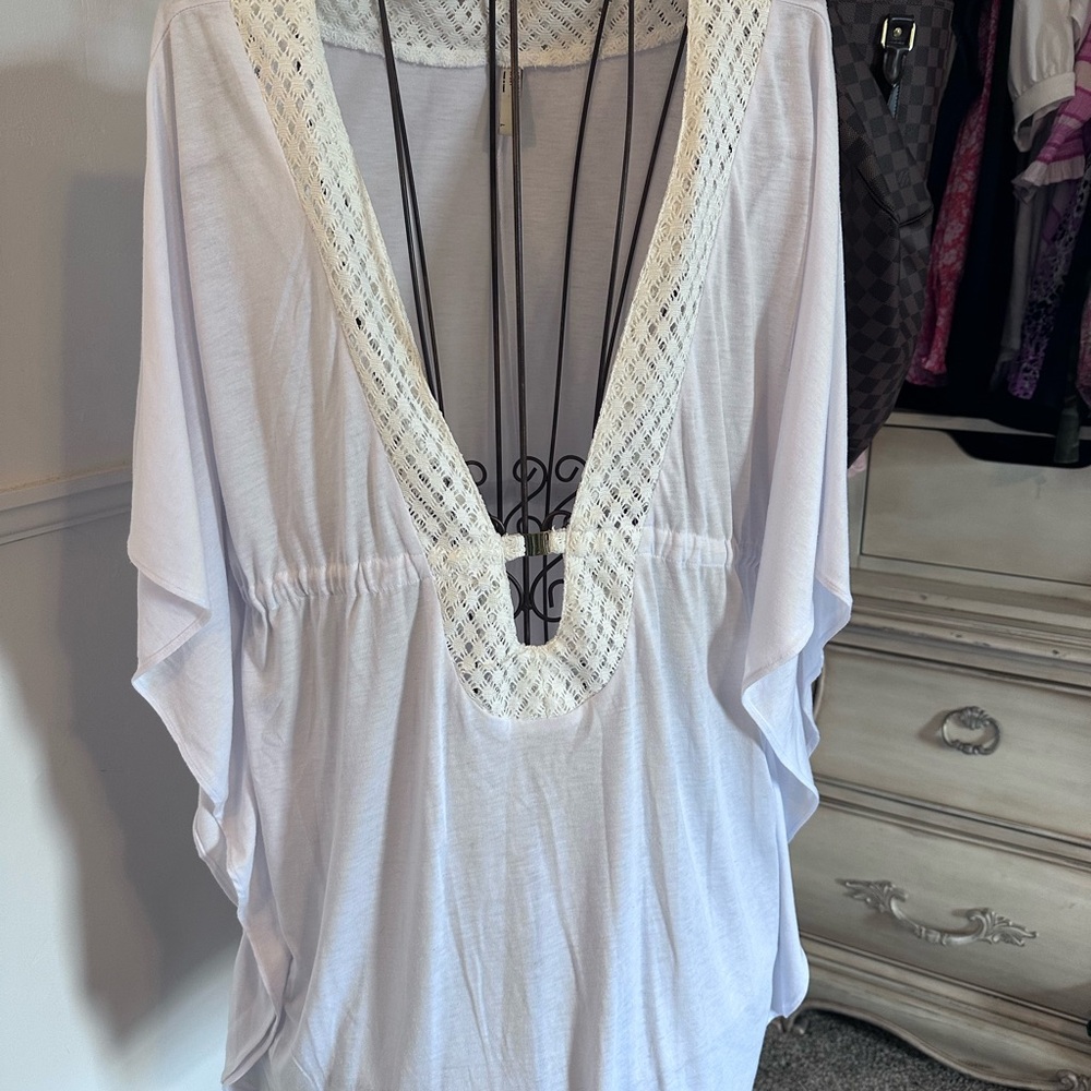 Jones New York White Top with Textured Trim